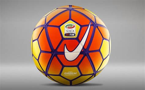 Serie A Ecco Il Nuovo Pallone Fluo Ad Alta Visibilit Foto