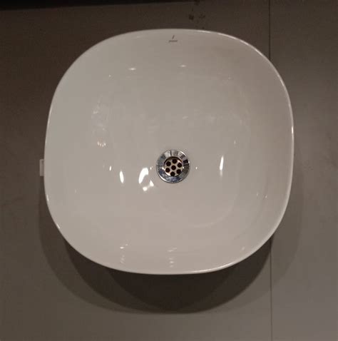 White Table Top Ceramic Wash Basin At Rs 980 New Delhi ID 25706692630