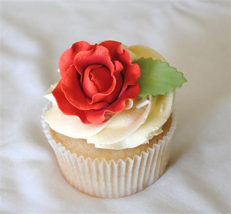 Leanne Bakes Flowers And Wedding Cupcakes