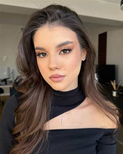 Trau dich mit diesen 40 Nude Lippenstifttönen zu experimentieren