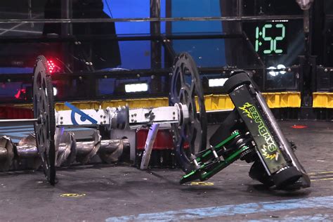 HUGE vs. Sawblaze - WCVII Fight #9 - Finals! | Blog | Team HUGE ...