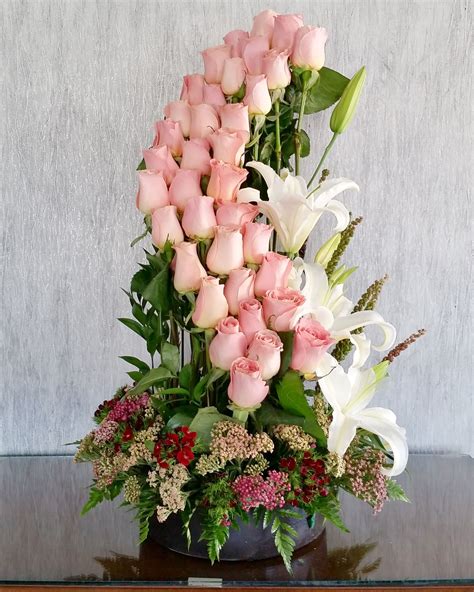 Pin En Flower Arrangement