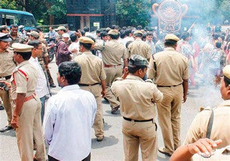 Police Permits Seemandhra Govt Employees To Hold Meeting India Tv