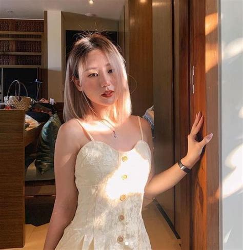 Hot girl RMIT gây choáng với thú vui sắm hàng hiệu giá khủng Titanic Nơi mọi thứ được chia sẻ