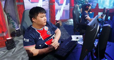 PSG LGD упала в нижнюю сетку плей офф OGA Dota PIT Season 5 для Китая