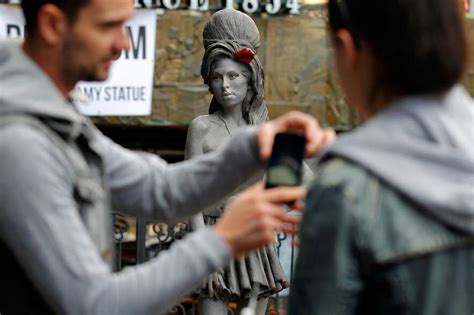 Amy Winehouse Tiene Estatua En Londres EL ESPECTADOR