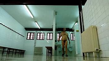 Desnudo En El Vestuario XVIDEOS