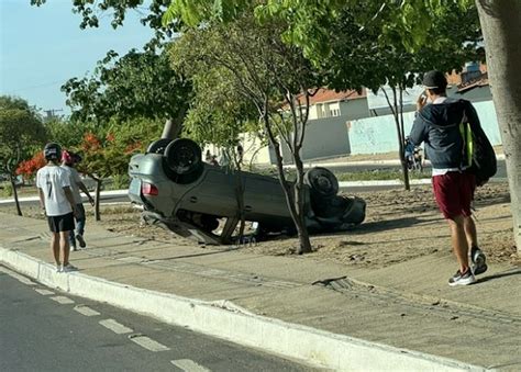 Blog Tony Bahia Not Cias Petrolina Pe Carro Capota Na Avenida