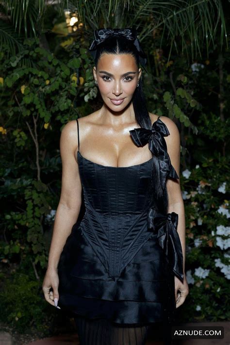 Kim Kardashian Sexy Flaunts Her Hot Cleavage Wearing A Stunning Black Dress At Chanel Dinner In