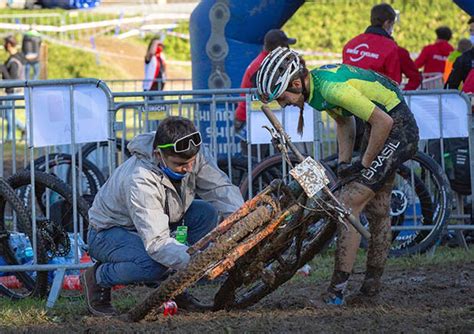 Giugiu supera problemas mecânicos e vence 1ª etapa do circuito