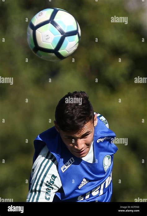 S O Paulo Sp Treino Tun Palmeiras Der Spieler Raphael