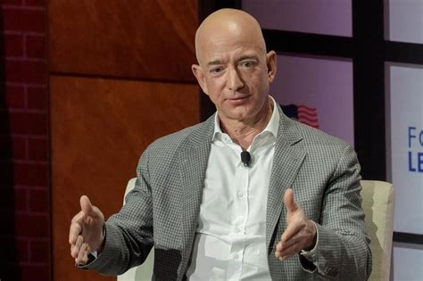 Jeff Bezos se torna a pessoa mais rica da história moderna fortuna