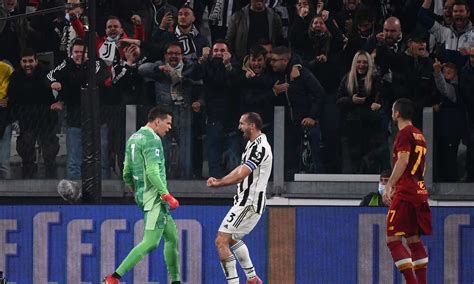 Champions Latalanta Sfida Cristiano Ronaldo Juventus Favorita Con Lo