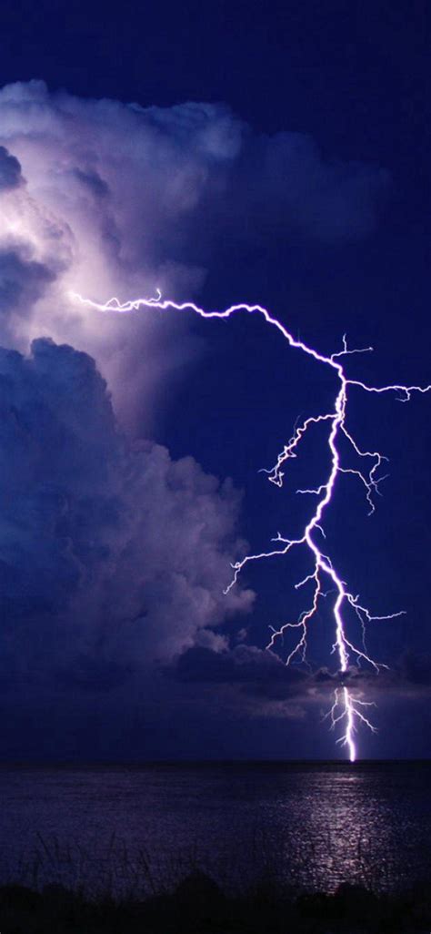 Lightning iPhone Wallpapers - Top Free Lightning iPhone Backgrounds - WallpaperAccess