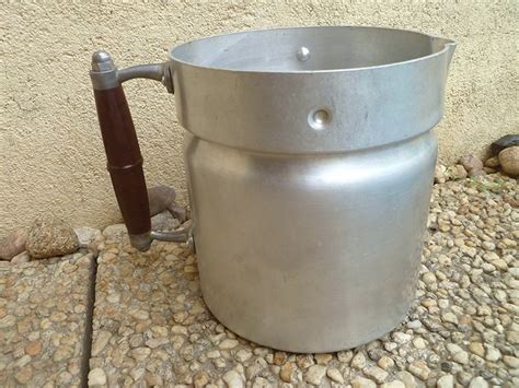 Pot A Lait Ancien En Aluminium Vintage Luckyfind