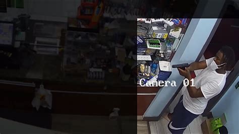 Video Se Houston Store Robbed At Gunpoint