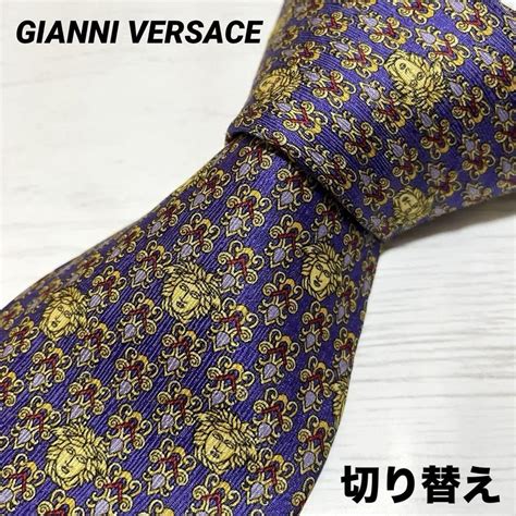 【目立った傷や汚れなし】送料無料 美品 ジャンニヴェルサーチ Gianni Versace ネクタイ シルク100％ メデューサ 紫 金 総柄