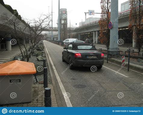 Area Di Arrivo Dell Aeroporto Di Amburgo Immagine Stock Editoriale