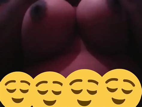 Mi amante tetona se toca para mí XVIDEOS