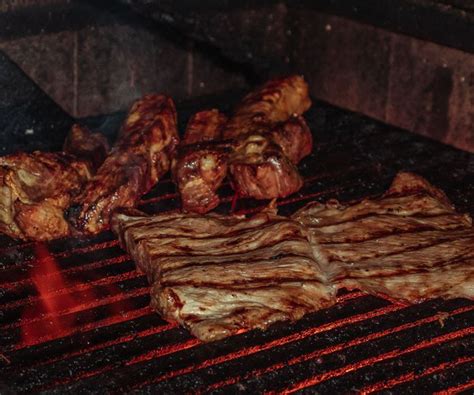 Carnes a la brasa Nuestros servicios de Bodegón Tío Julio