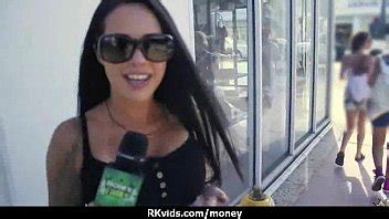 Sexy Exhibicionista Gfs Son Pagados En Efectivo Por Un Poco De P Blico Mierda Xvideos