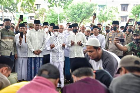 Shalat Idul Adha Di Lapangan Gajah Mada Bobby Nasution Indahnya