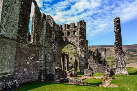 Llanthony Priory, Brecon Beacons, Wales Stock Photo - Image of grass ...