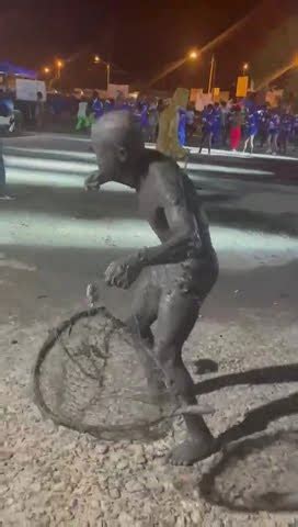 O Melhor Mascarado No Segundo Melhor Carnaval Do Mundo Em Quelimane