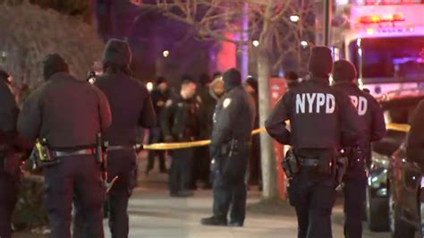 Off Duty Officer Critical After Being Shot During Attempted Robbery In Brooklyn Abc7 New York