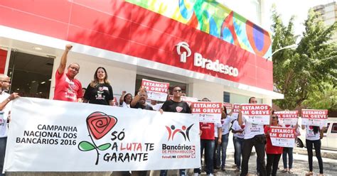 G1 Em greve há 15 dias bancários fazem protesto na Zona Sul do