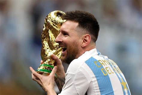 ثريد لعُشّاق الأسطورة ليونيل ميسي أرقام حققها ليونيل ميسي 🇦🇷 في كأس