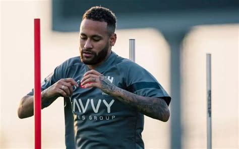 Neymar começa na reserva em provável estreia oficial pelo Al Hilal