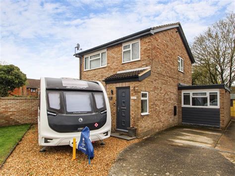 3 Bed Detached House For Sale In Arbroath Close Bletchley Milton