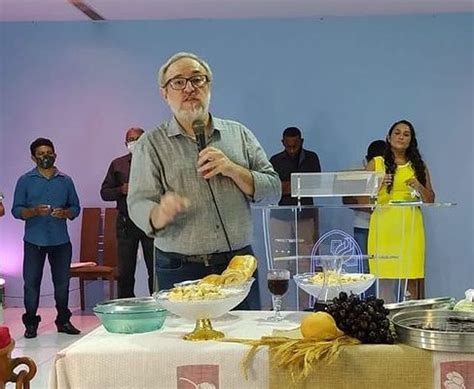 Pastor Da Igreja Presbiteriana De S O Jo O Batista Grava V Deo Para A