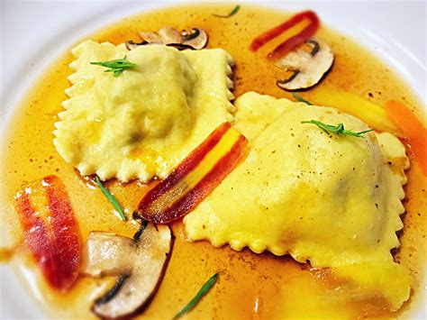 Ravioli Con Polpa Di Granchio In Crema Di Zucca C Ena Una Volta