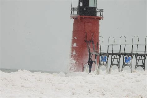 Officials: Stay off piers in Lake Michigan during extreme winter ...