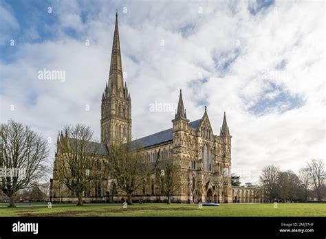 Glorious Salisbury Cathedral and Spire Stock Photo - Alamy