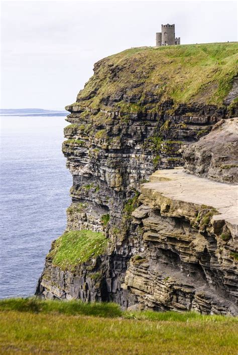 Ber Hmte Klippen Von Moher Mit Turm Irland Stockbild Bild Von Gr N