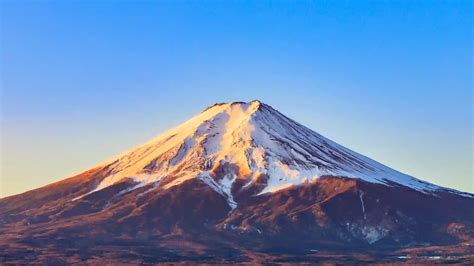 Japan Blocks Famous View-Point of Mount Fuji From Tourist Chaos - The Business Pinnacle