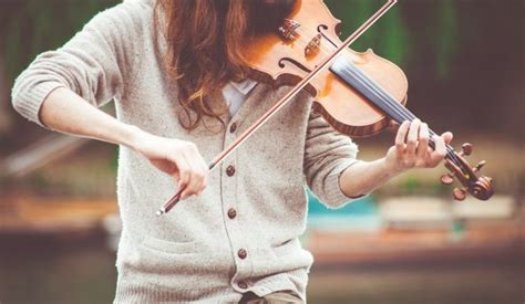 Fiddle vs Violin - What are the Differences? - Musician Wave