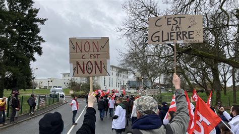 Chinon Environ Personnes D Filent Contre Le Syst Me De Sant Et