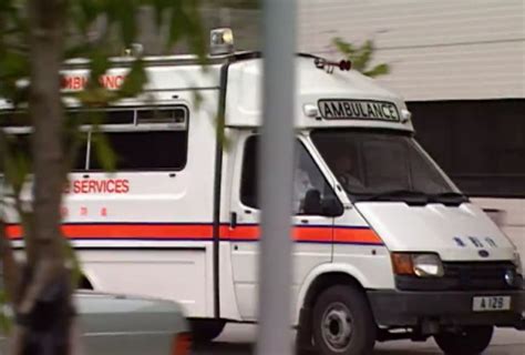 IMCDb org 1986 Ford Transit Ambulance MkIII in 刑事偵緝檔案 Detective