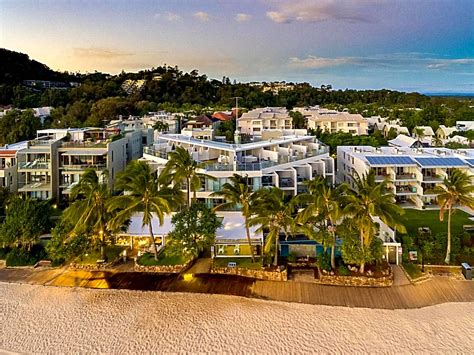 luxury hotels  noosa heads complete guide