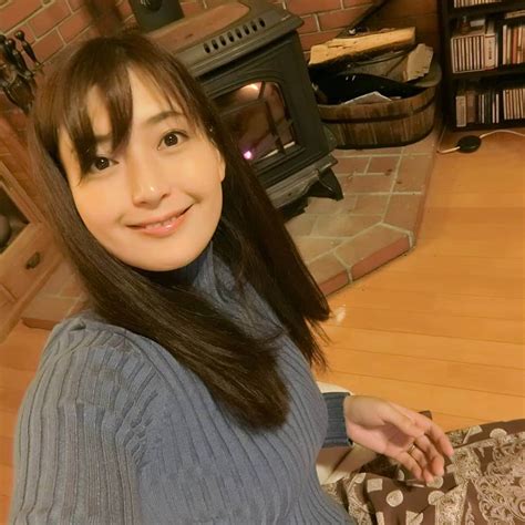 並木塔子さんのインスタグラム写真 並木塔子instagram 「ピンク映画撮影、無事にクランクアップしました！この作品は上野オークラ劇場という成人映画館で上映が決まっています！ 更なる