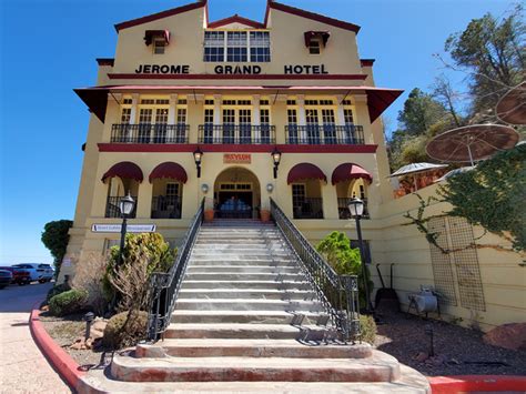 There's A Haunted Hotel In Arizona Where You Can Stay The Night If You Dare