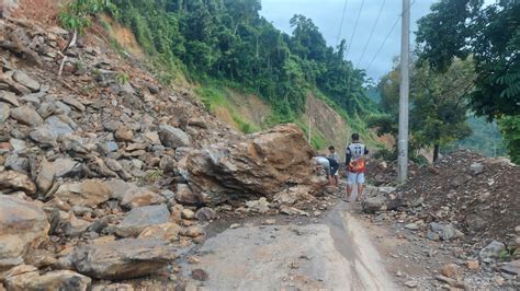 Pemprov Sulsel Bersama Masyarakat Sigap Tangani Longsor Di Poros Jalan