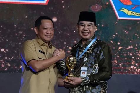 Kota Magelang Terima Uhc Award Warga Sudah Terjamin Bpjs