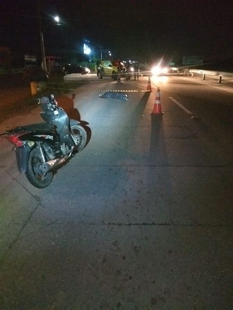 Motociclista morre após perder o controle de moto ao passar em quebra