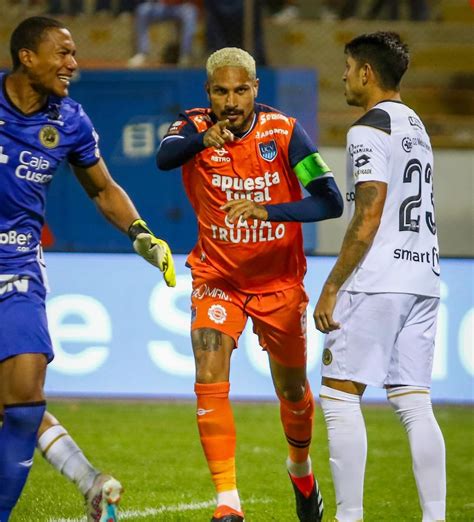 Paolo Guerrero se estrenó con gol en la Vallejo que empató con Cusco F