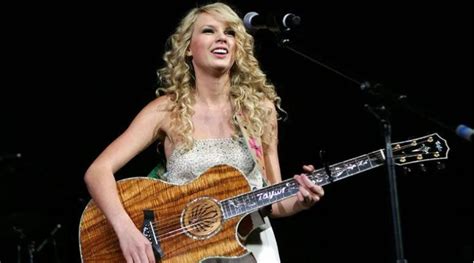 13 Country Performances By Taylor Swift